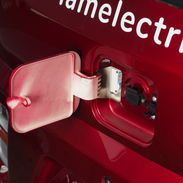 skuter-elektryczny-iamelectric-Ariel-czerwony-detal-2-kopia-800x800.png